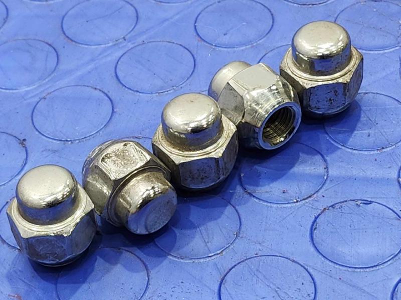 2015 Mazda Mazda6 Lug Nuts