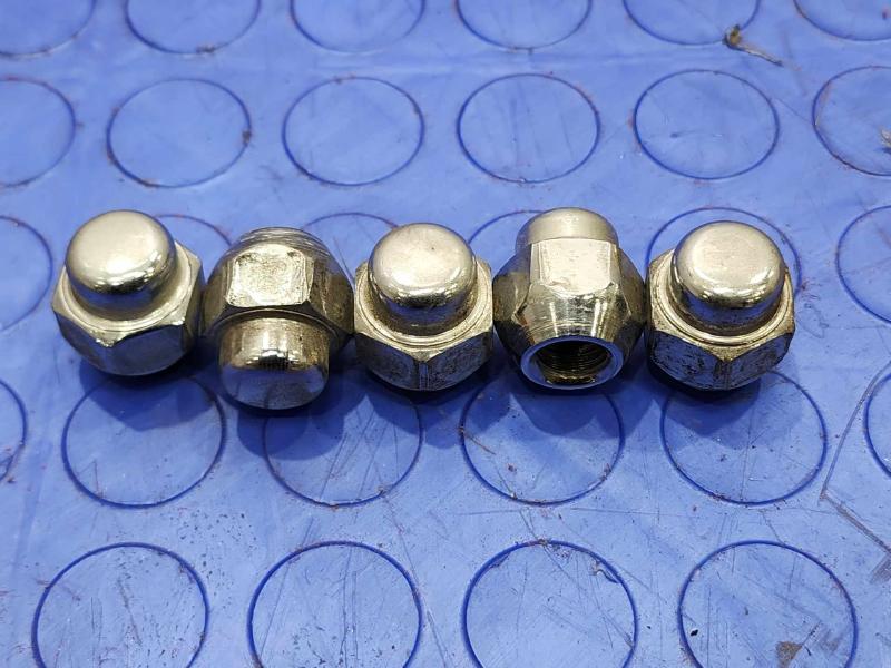 2015 Mazda Mazda6 Lug Nuts