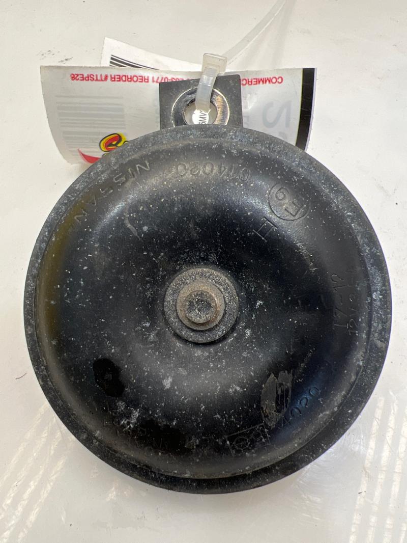 2011 - 2017 Nissan Juke Low Note Horn Assembly OEM 256201KA0A