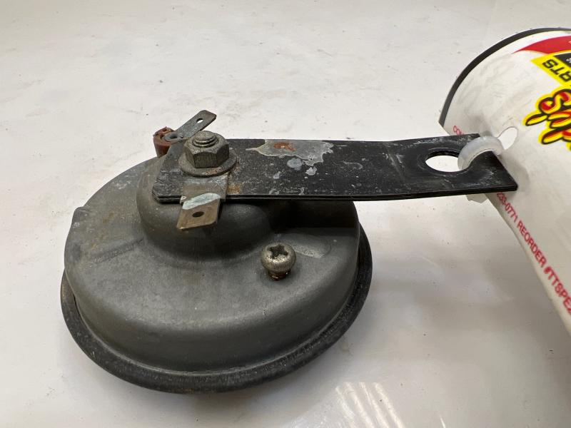 2011 - 2017 Nissan Juke Low Note Horn Assembly OEM 256201KA0A
