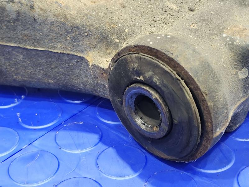 2010 Chevrolet Tahoe Lower Control Arm Front