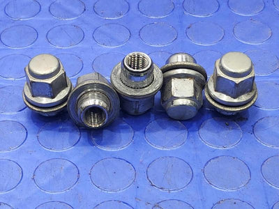 2014 Toyota Prius Lug Nuts