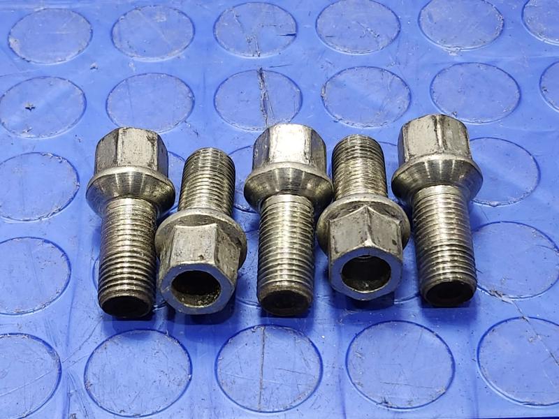 2018 Audi A4 Lug Nuts