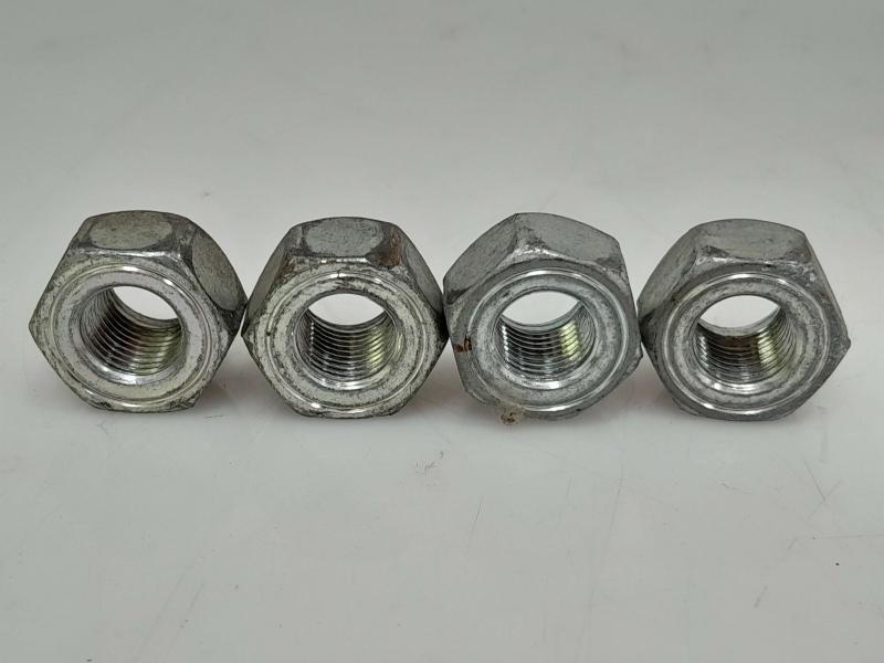 2015 Nissan Versa Lug Nuts