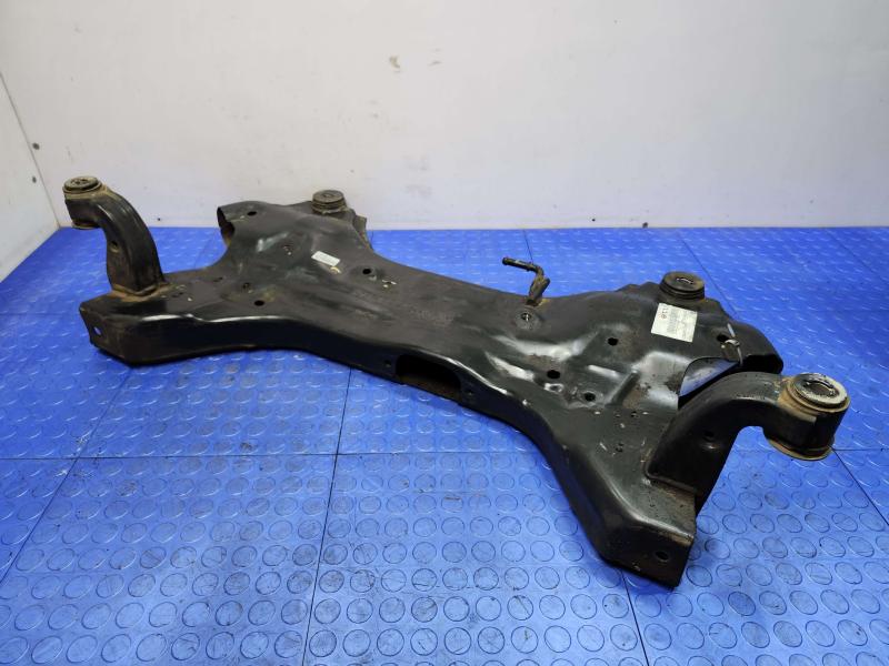 2016 Kia Sedona Crossmember/Cradle/Undercarria