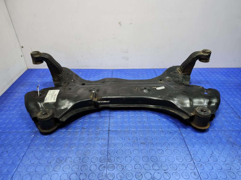 2016 Kia Sedona Crossmember/Cradle/Undercarria