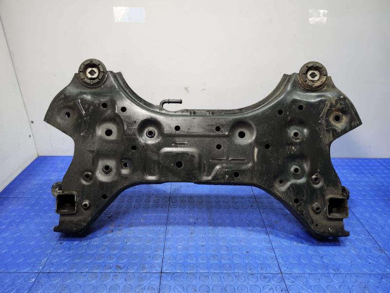 2016 Kia Sedona Crossmember/Cradle/Undercarria