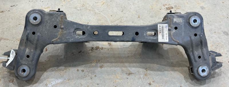 2016 Kia Sedona Crossmember/Cradle/Undercarria