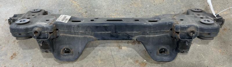 2016 Kia Sedona Crossmember/Cradle/Undercarria