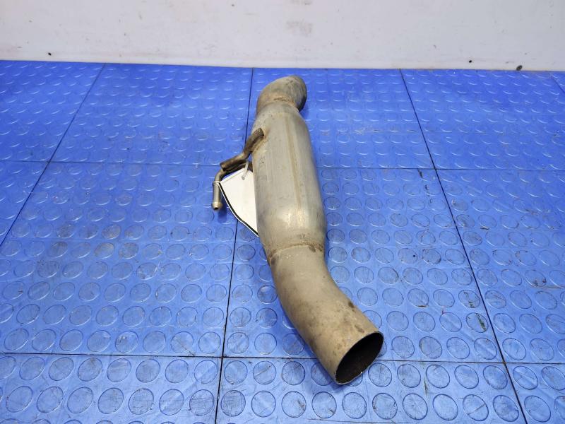 2016 Kia Sedona Muffler