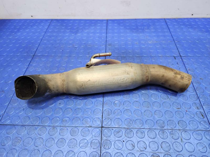 2016 Kia Sedona Muffler