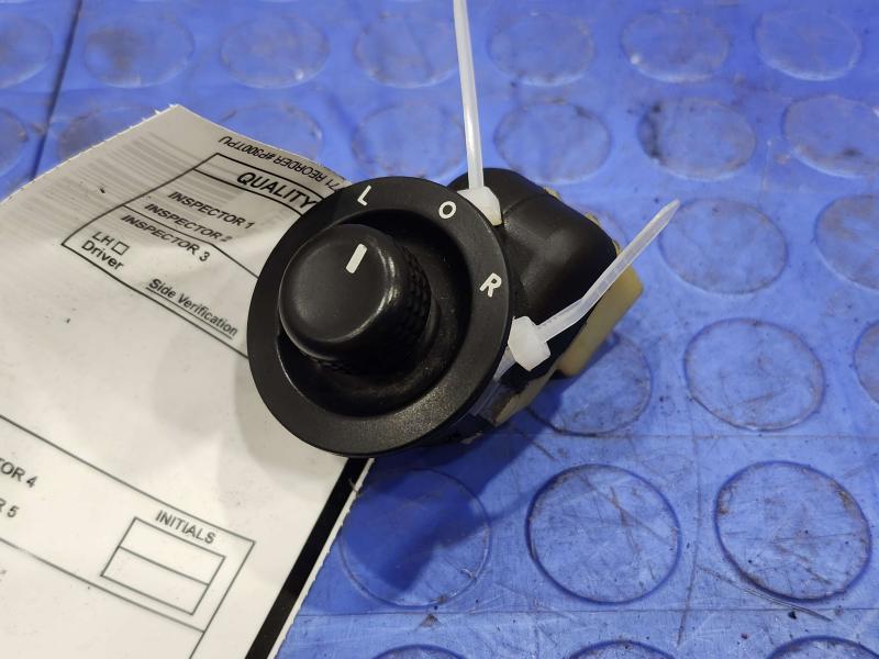 2014 Dodge Challenger Door Switch Front