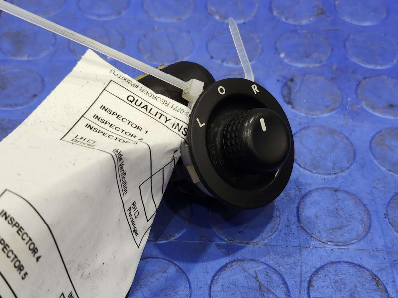 2014 Dodge Challenger Door Switch Front