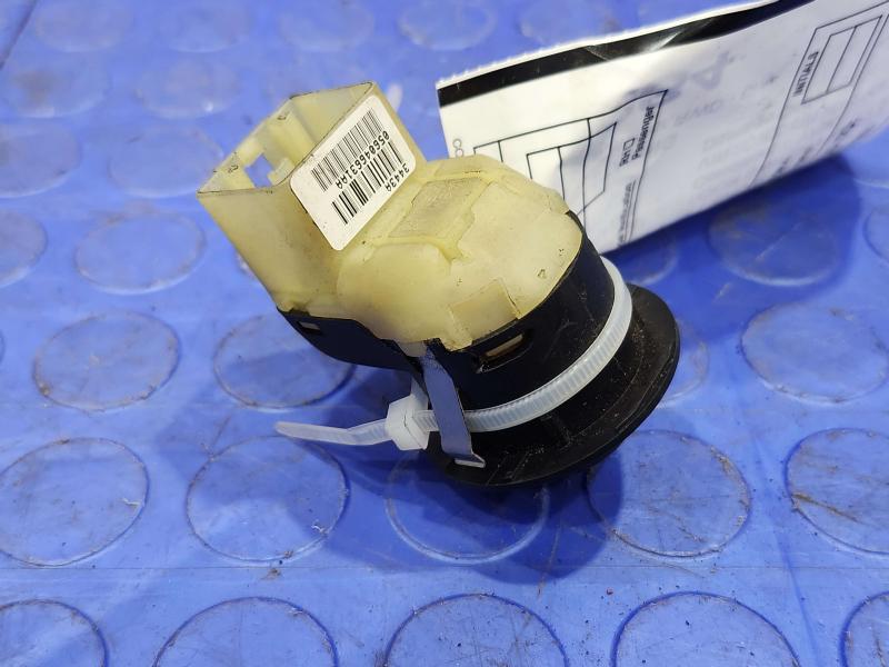 2014 Dodge Challenger Door Switch Front