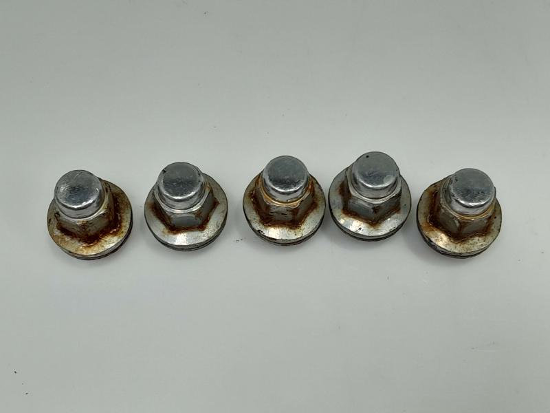 2008 Toyota Sequoia Lug Nuts