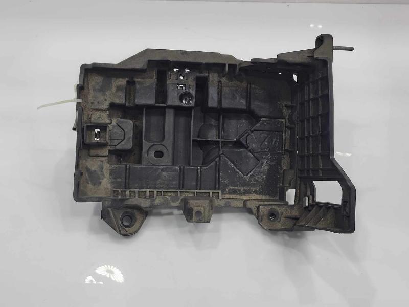 2015 Chrysler 200 Battery Tray