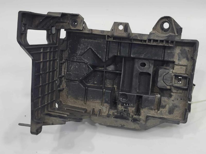 2015 Chrysler 200 Battery Tray
