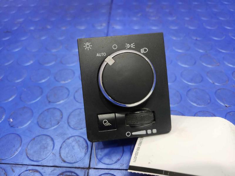 2017 Ram 2500 Headlight Switch (Dash Mtd)