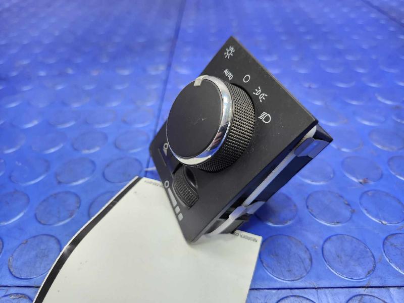 2017 Ram 2500 Headlight Switch (Dash Mtd)