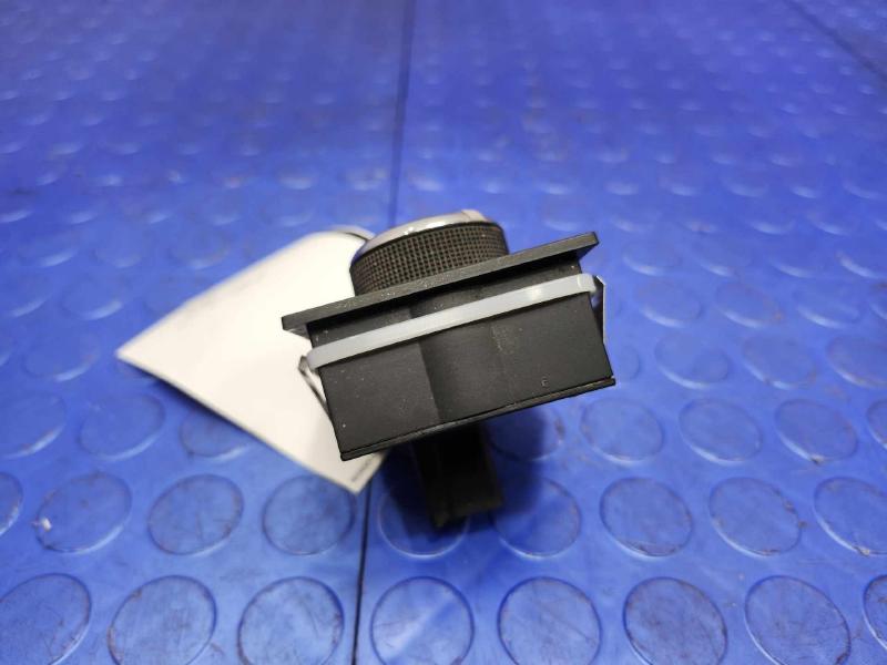 2017 Ram 2500 Headlight Switch (Dash Mtd)