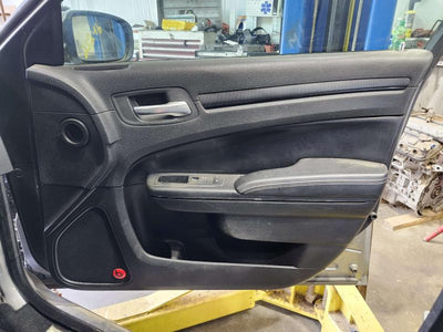 2013 Chrysler 300 Front Door Trim Panel