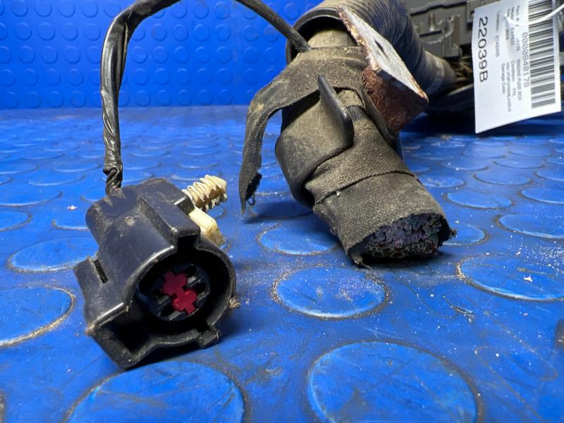 2007 2008 Ford Expedition Navigator Fuse Box Engine Compartment OEM