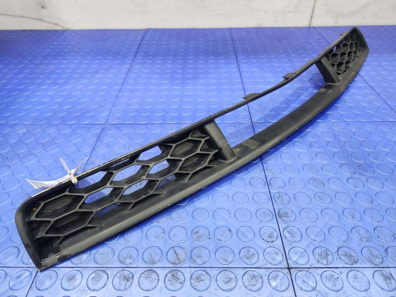 2006 Ford Mustang Grille