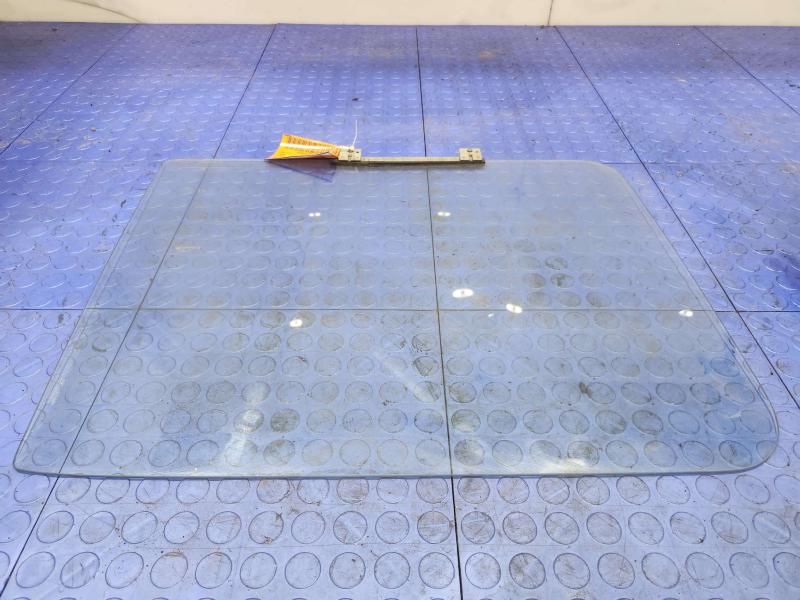1992 Isuzu NPR Front Door Glass/Window