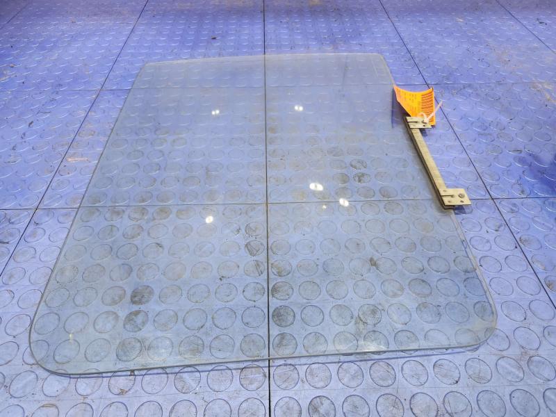 1992 Isuzu NPR Front Door Glass/Window