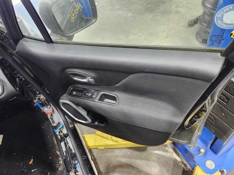 2021 Jeep Renegade Front Door Trim Panel