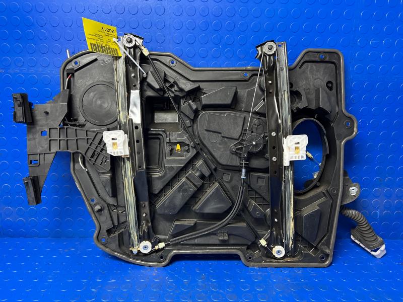 2019 Dodge Grand Caravan Front Door Regulator