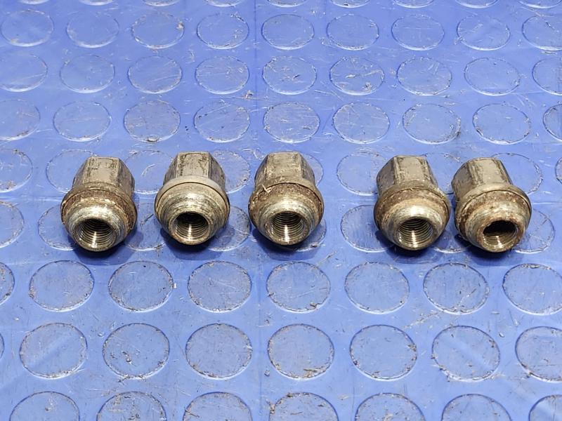 2002 Dodge Ram 1500 Lug Nuts