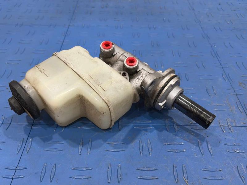 2007 Toyota RAV4 Master Cylinder