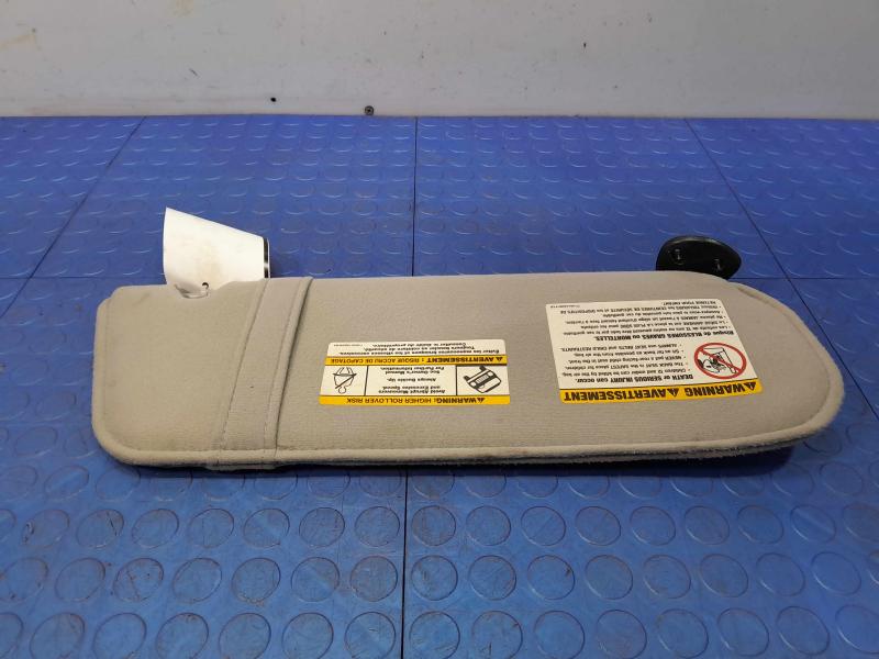 2005 Ford Explorer Sun Visor