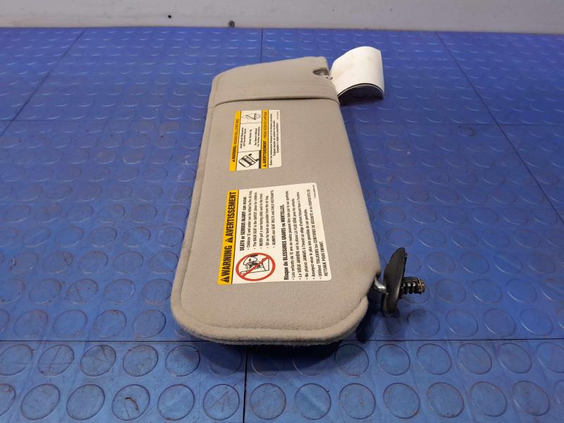 2005 Ford Explorer Sun Visor