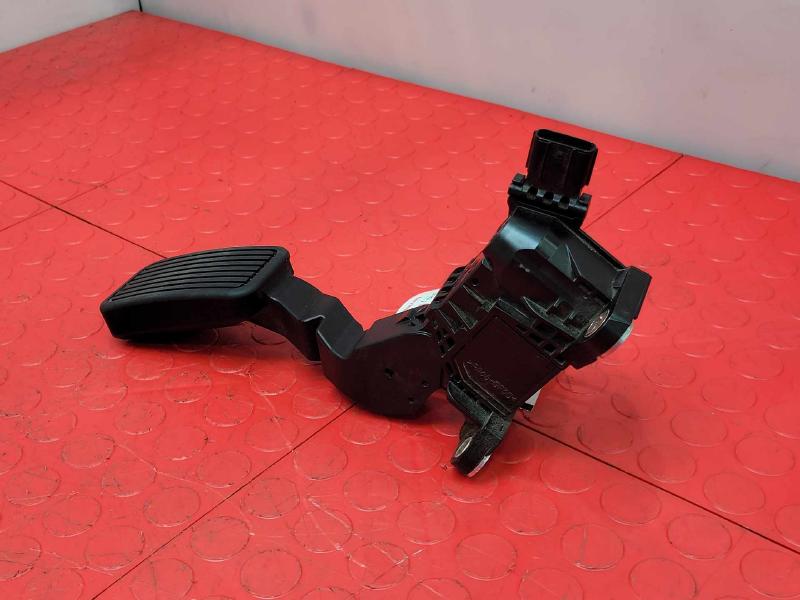 2016-2018 Acura RDX Accelerator Pedal Assembly Genuine OEM Part 17800-T1W-A01