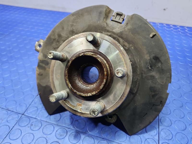 2014 Chrysler 300 Rear Knuckle/Stub Axle