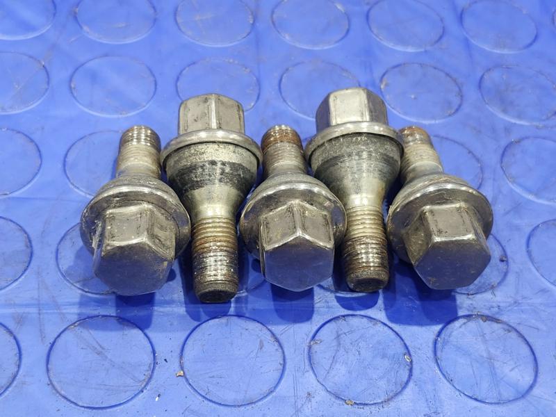 2020 Jeep Renegade Lug Nuts