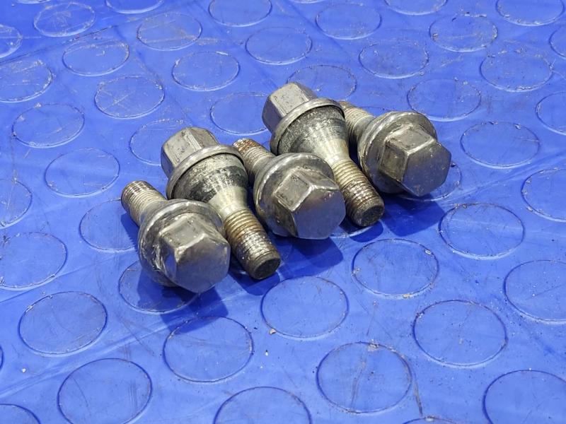 2020 Jeep Renegade Lug Nuts
