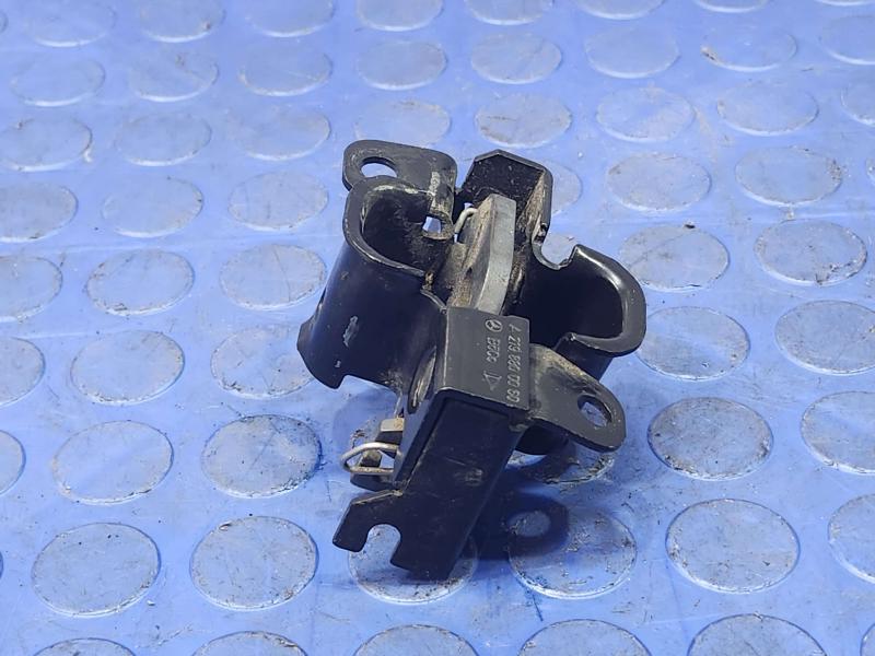 2006 Mercedes CLS-Class Hood Latch