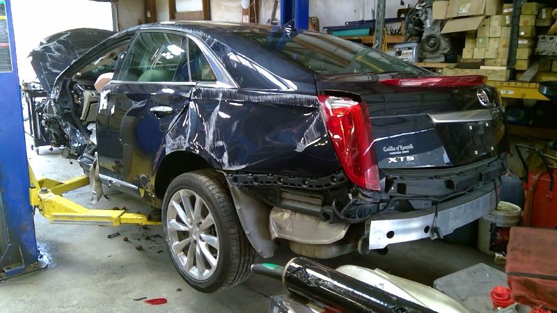 2013 Cadillac XTS Front Console