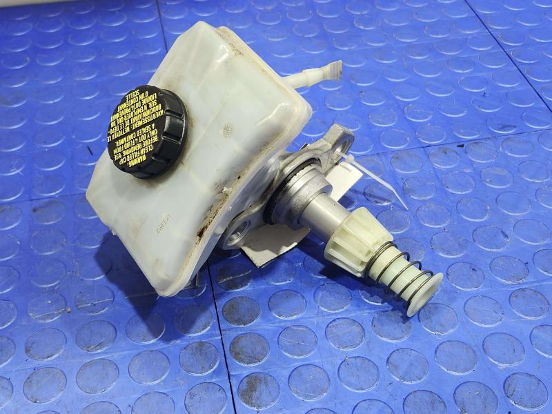 2017-2019 Audi Q7 OEM Brake Master Cylinder Assembly Genuine 4M0611021A
