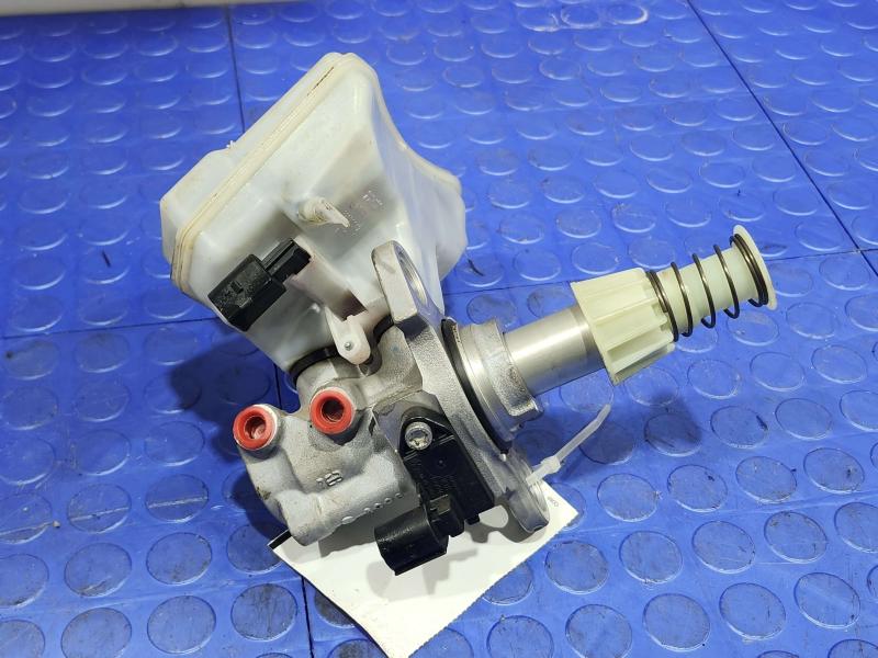 2017-2019 Audi Q7 OEM Brake Master Cylinder Assembly Genuine 4M0611021A