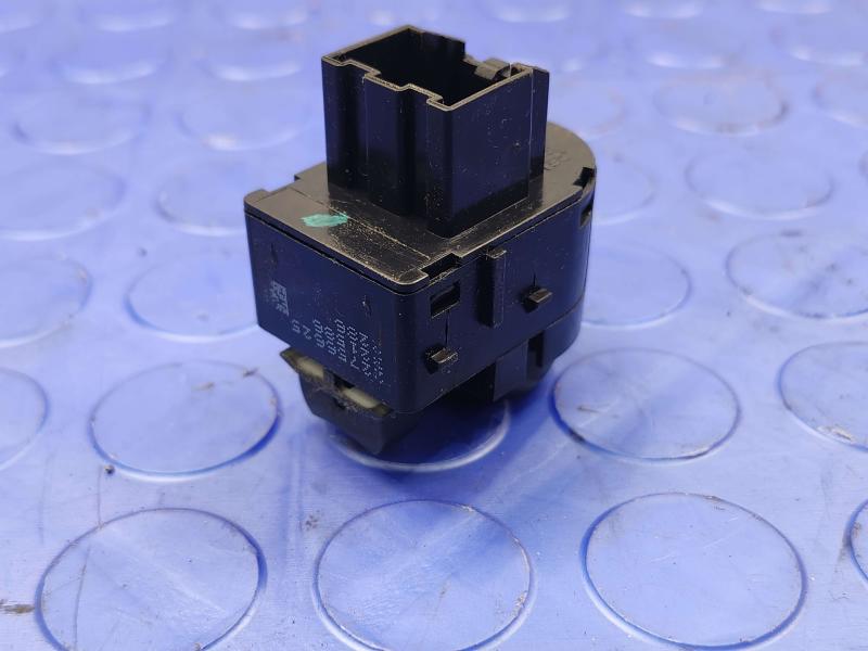2013 Cadillac ATS Door Switch Front