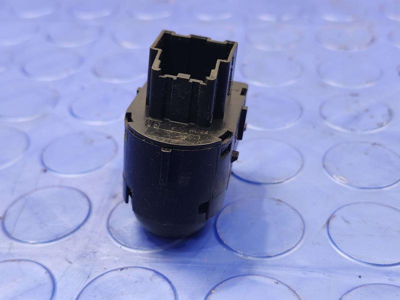 2013 Cadillac ATS Door Switch Front