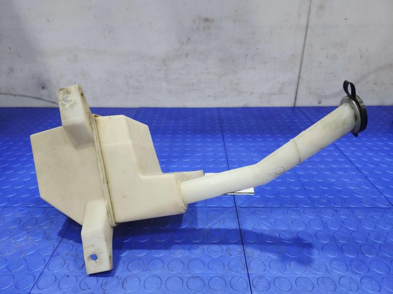 2006 Ford Mustang Washer Bottle