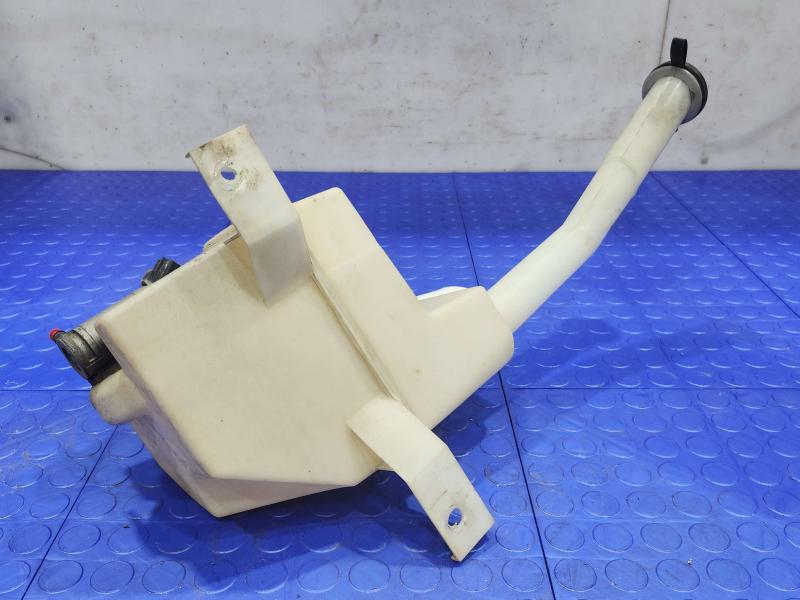 2006 Ford Mustang Washer Bottle