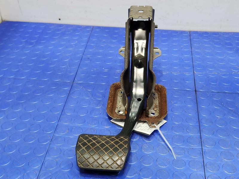 2015 Volkswagen Beetle Hatchback Brake Pedal Assembly Genuine OEM Part