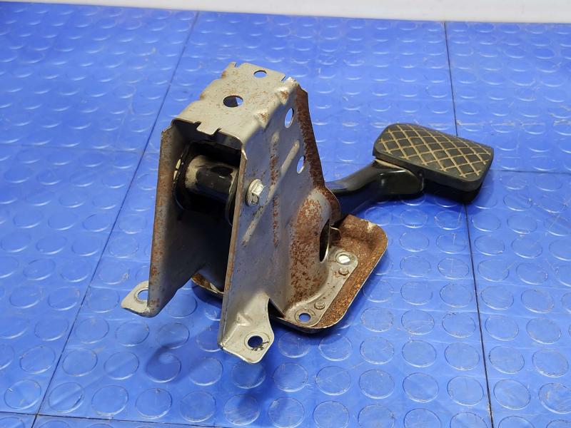 2015 Volkswagen Beetle Hatchback Brake Pedal Assembly Genuine OEM Part