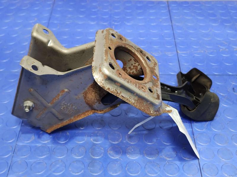 2015 Volkswagen Beetle Hatchback Brake Pedal Assembly Genuine OEM Part